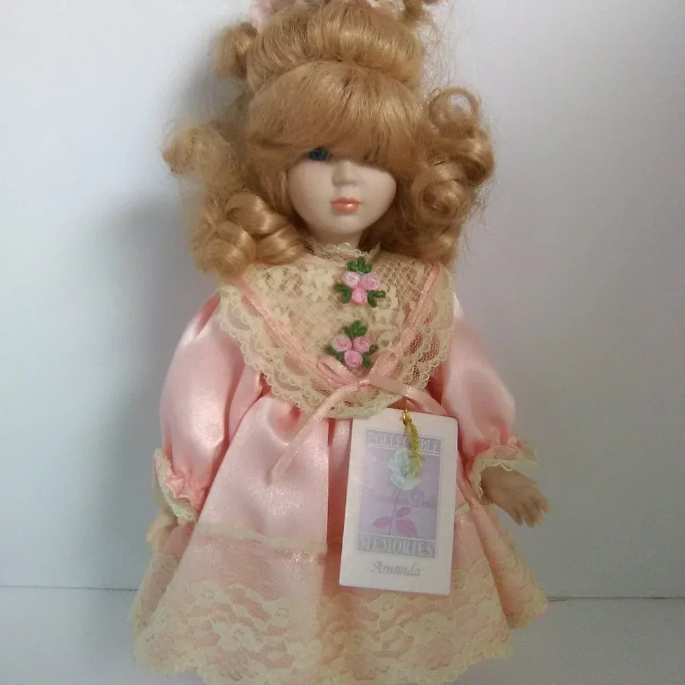 Collectibles Memories Amanda Porcelain Doll In Pink